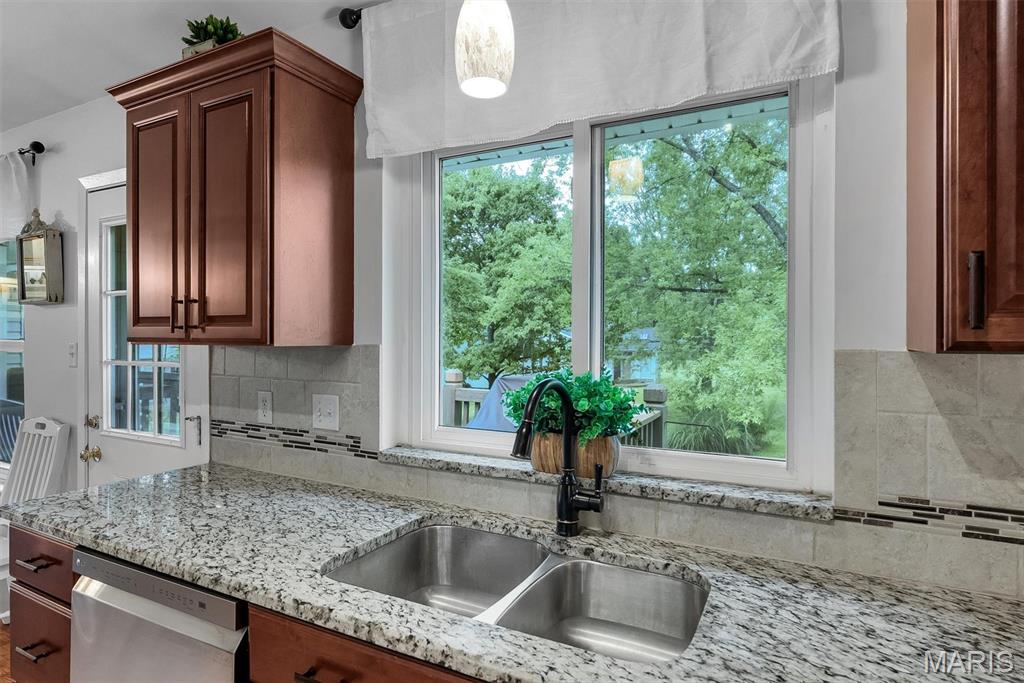 104 Cedar Crest Court