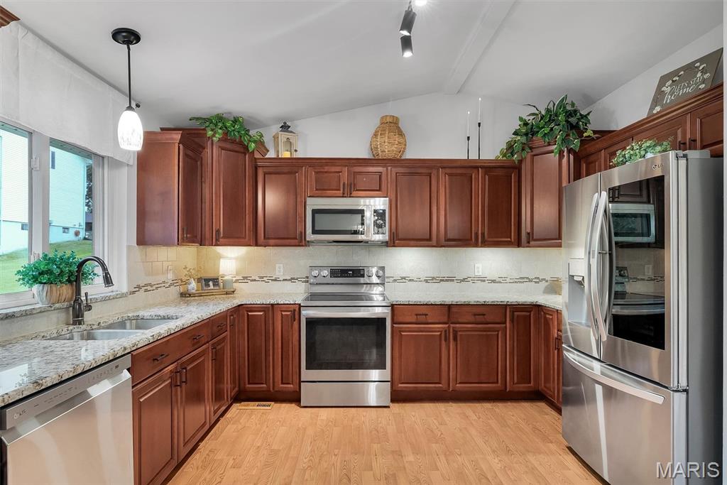 104 Cedar Crest Court