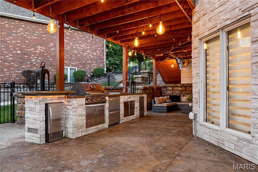 5 Shelbourne Wood Court