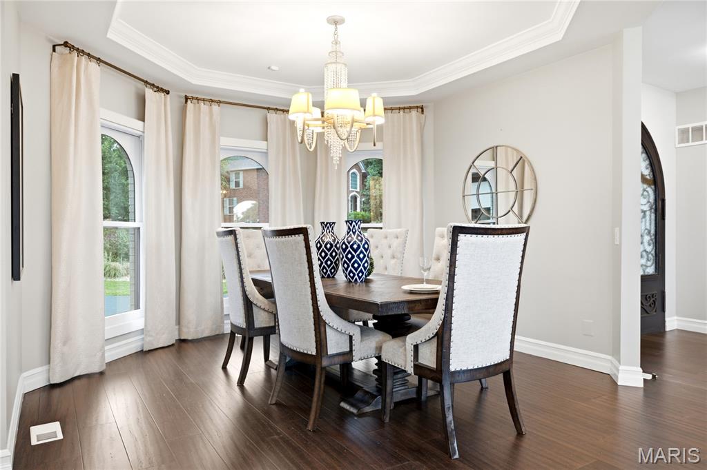 5 Shelbourne Wood Court