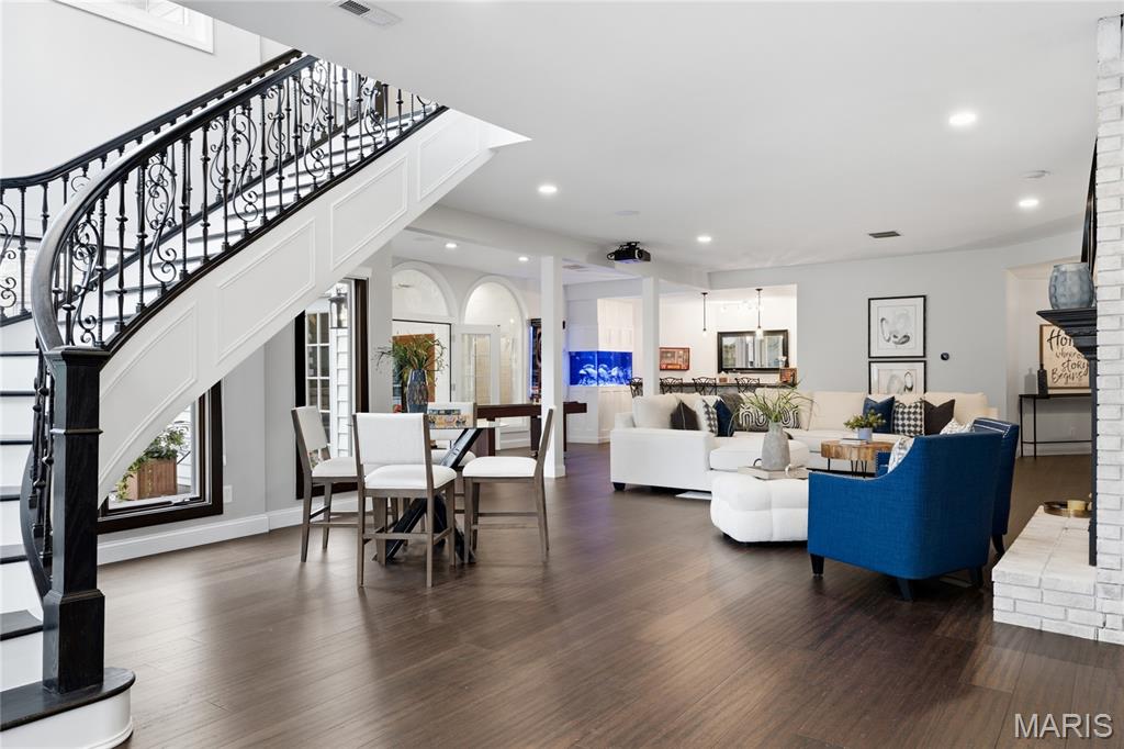 5 Shelbourne Wood Court