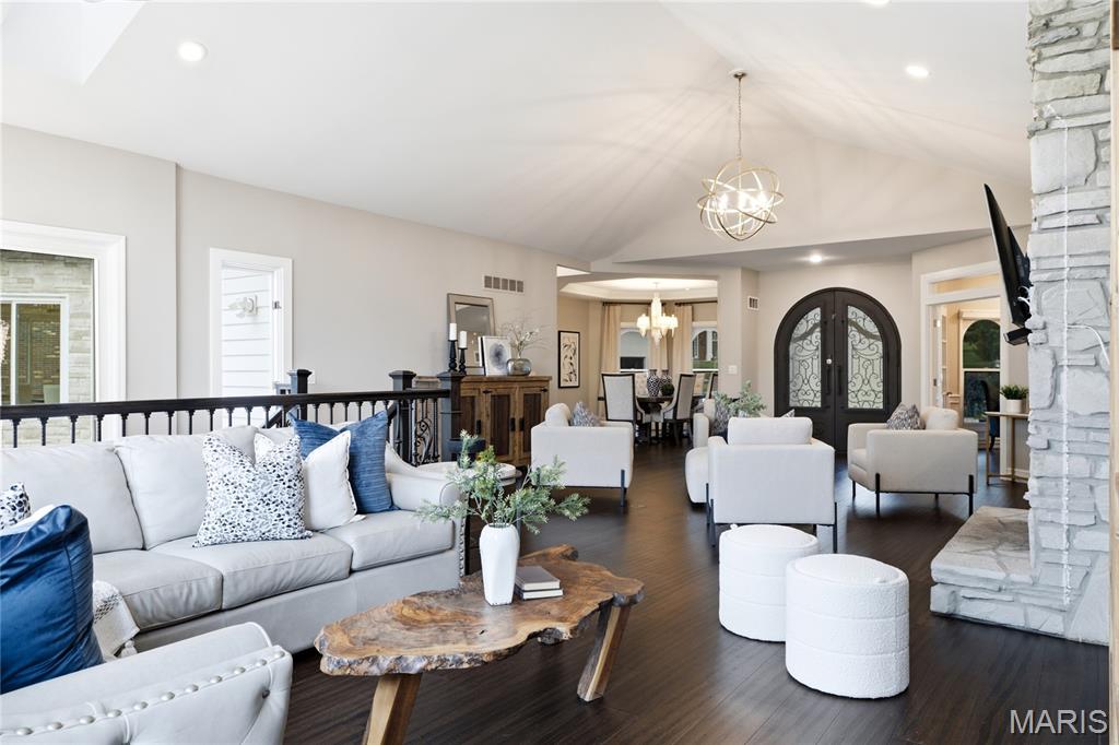 5 Shelbourne Wood Court