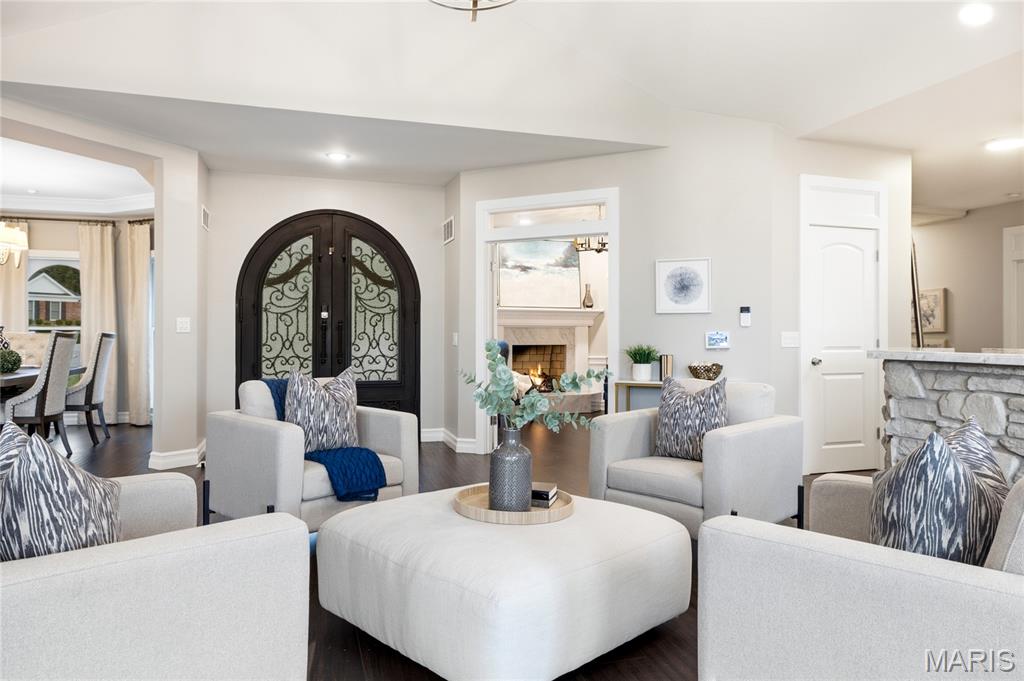 5 Shelbourne Wood Court