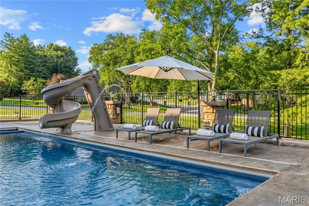 5 Shelbourne Wood Court