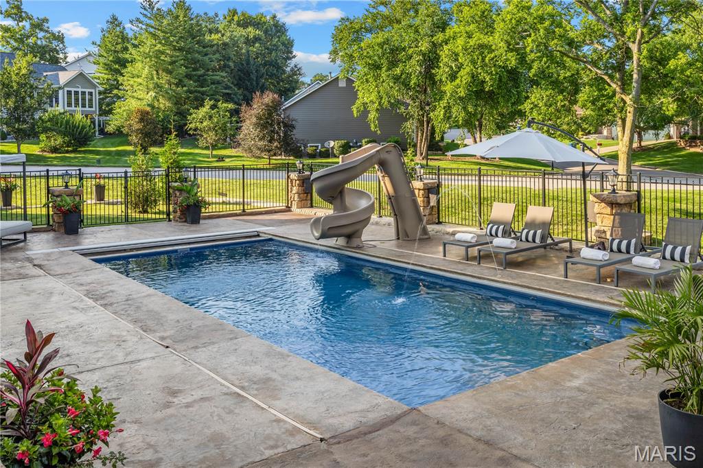 5 Shelbourne Wood Court