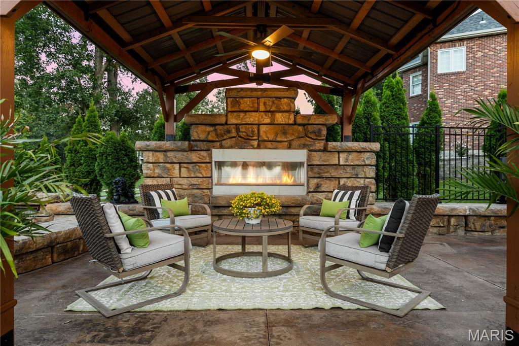 5 Shelbourne Wood Court