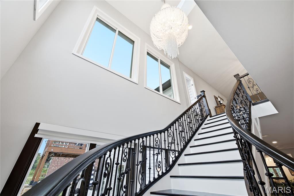 5 Shelbourne Wood Court