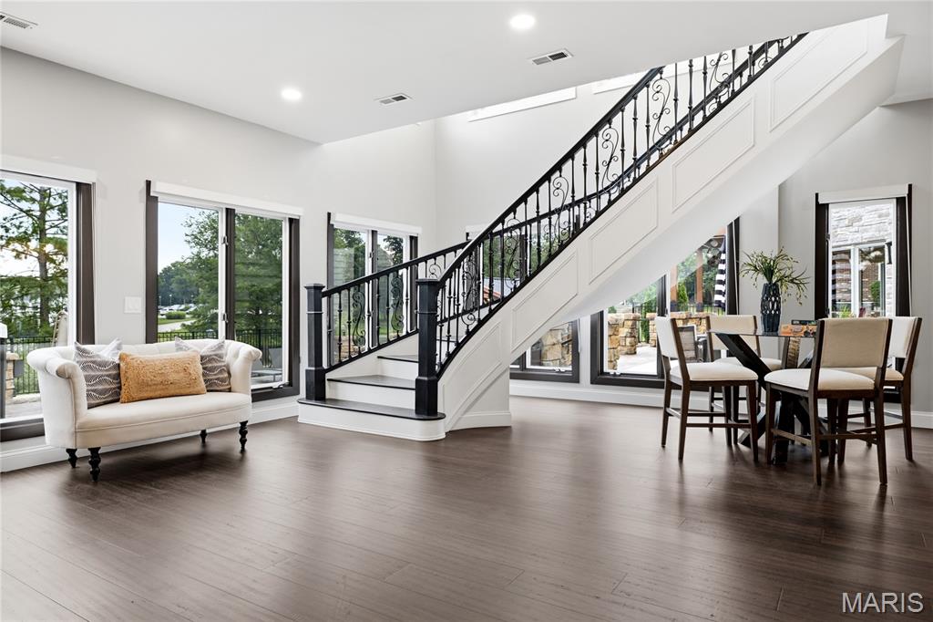5 Shelbourne Wood Court