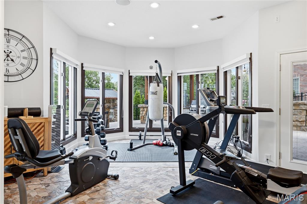 5 Shelbourne Wood Court