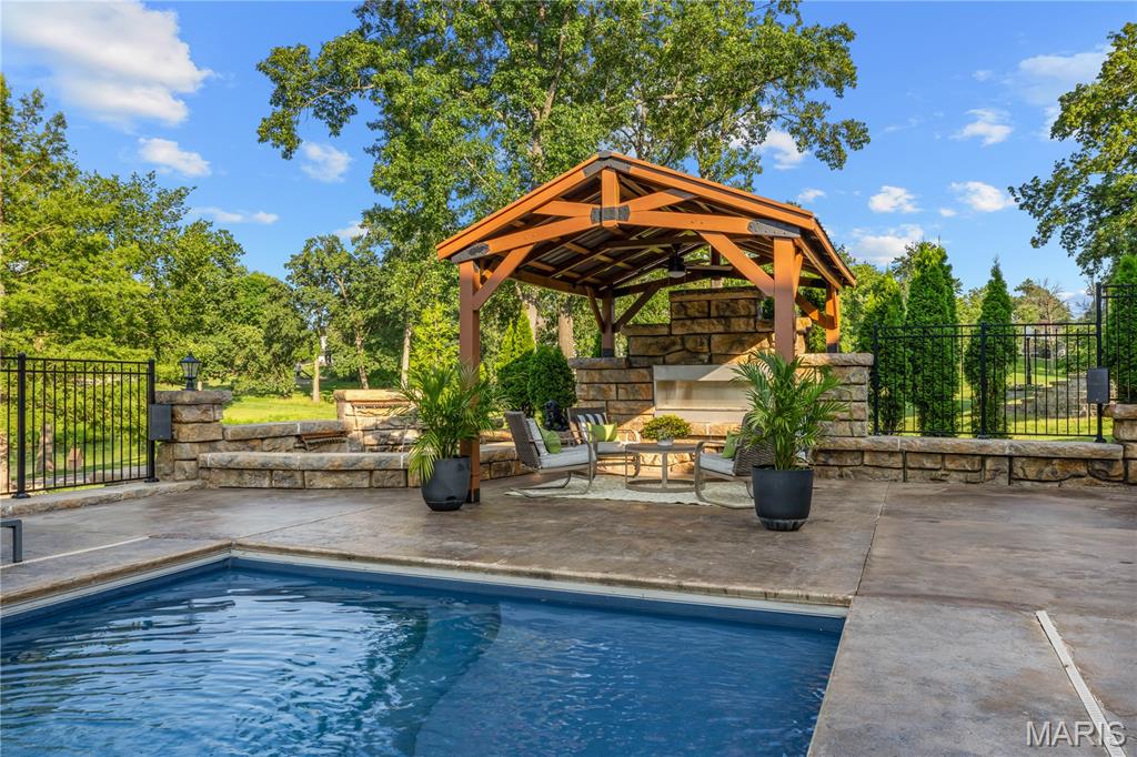 5 Shelbourne Wood Court