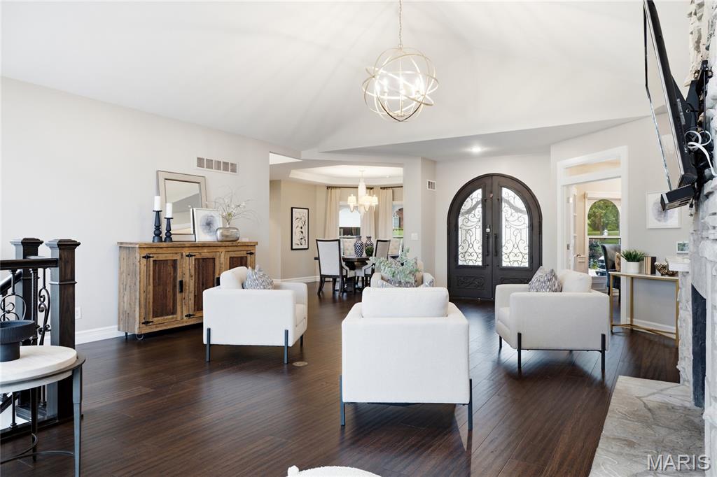 5 Shelbourne Wood Court