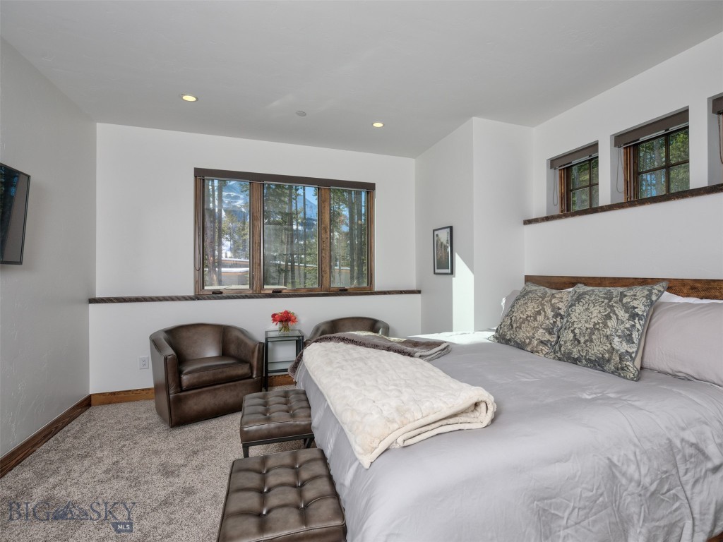 3 Spotted Eagle Road
