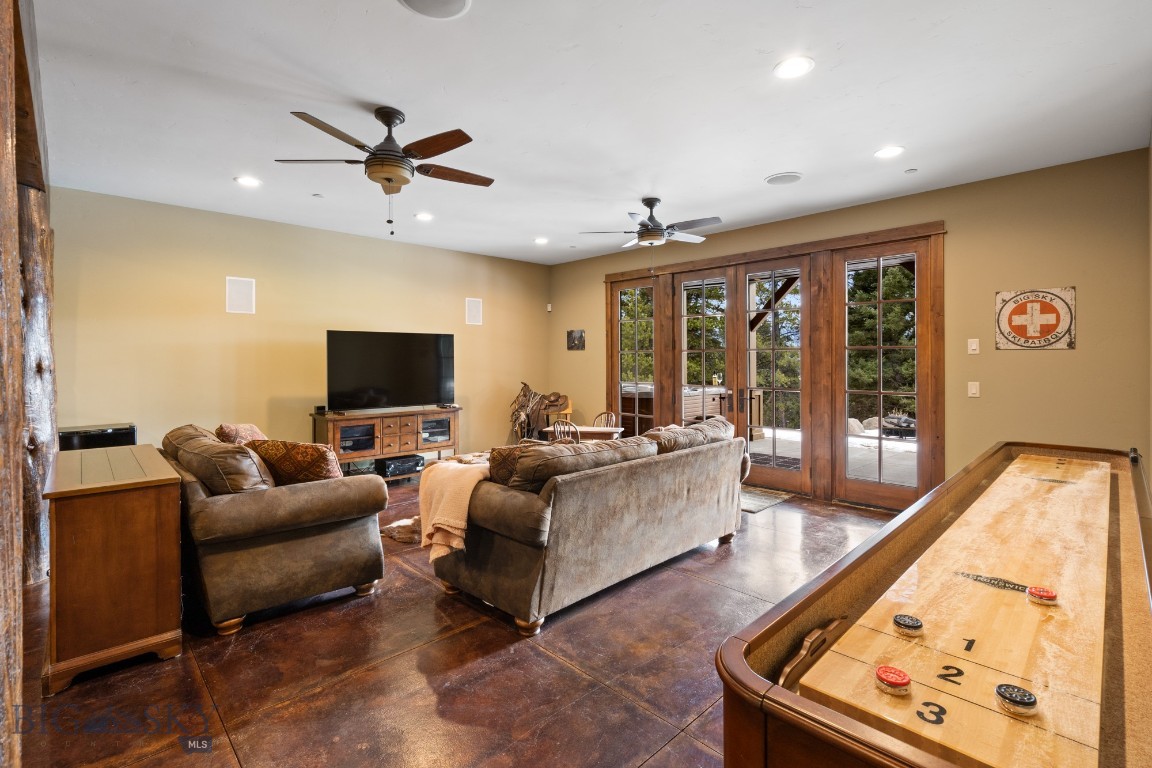 1548 Riverview Lane