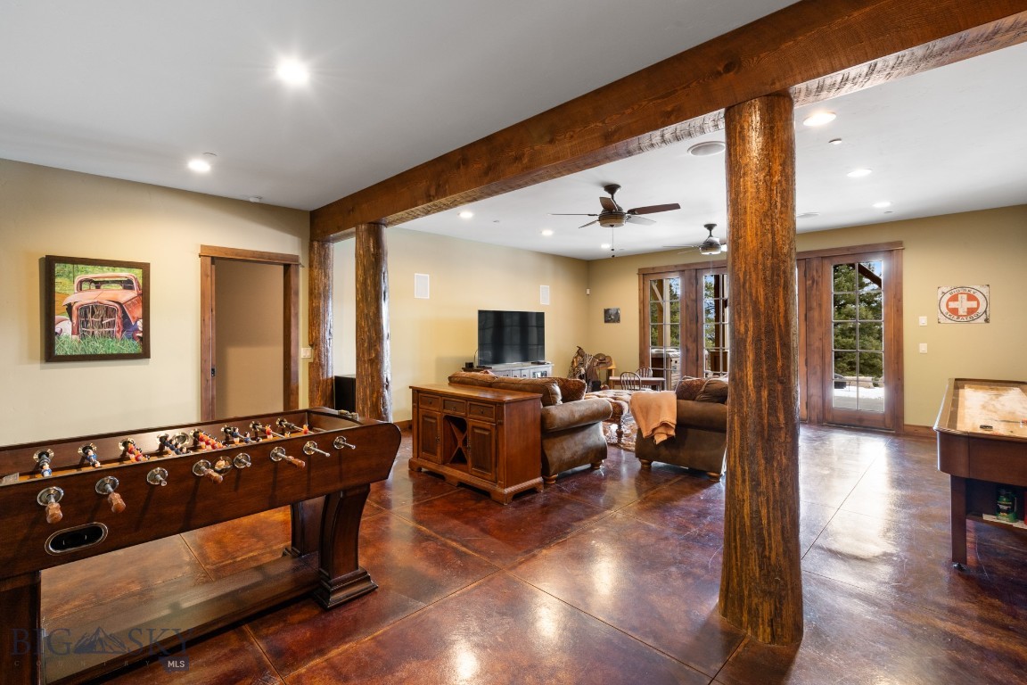 1548 Riverview Lane
