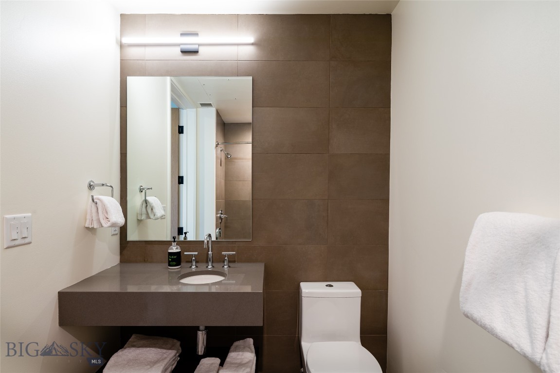 4 Boathouse Way Unit: R4/221