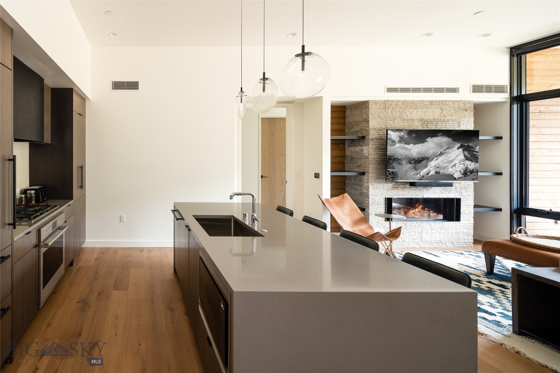 4 Boathouse Way Unit: R4/221