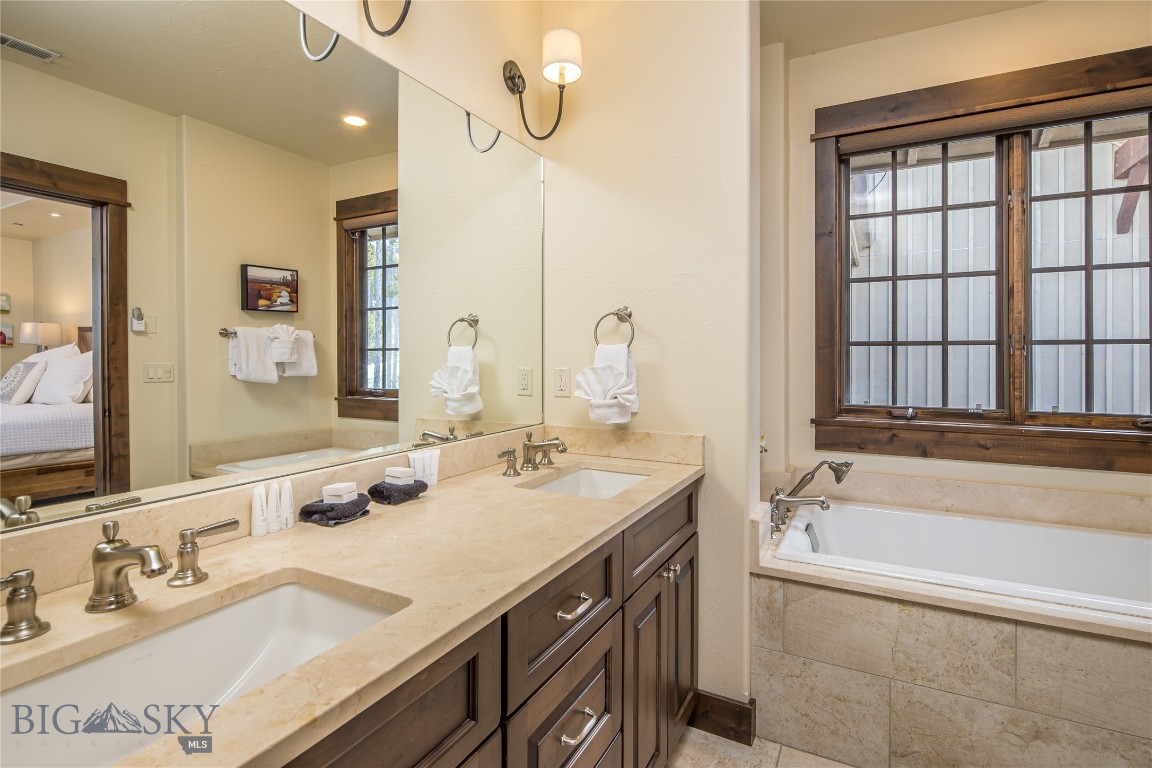 3 Deep Forest Drive Unit: 7C