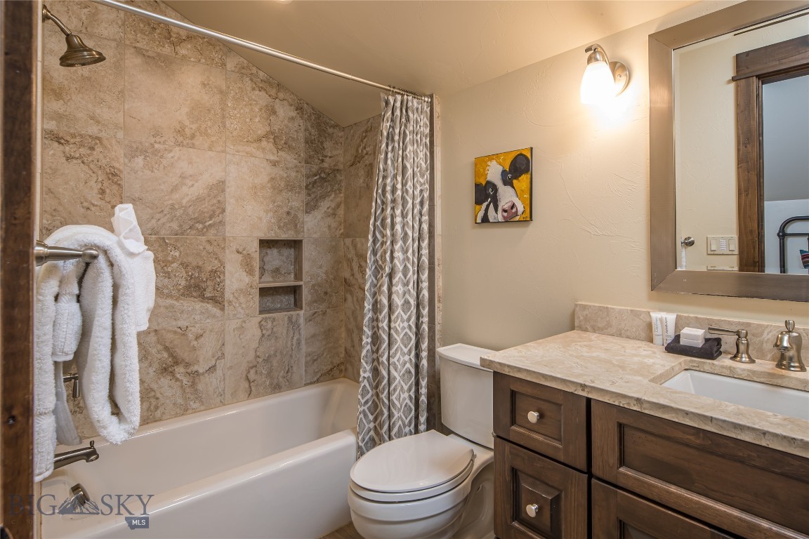 3 Deep Forest Drive Unit: 7C