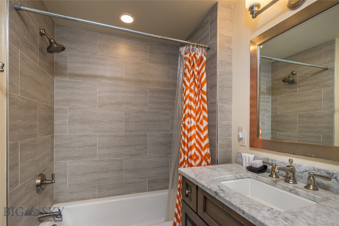 3 Deep Forest Drive Unit: 7C