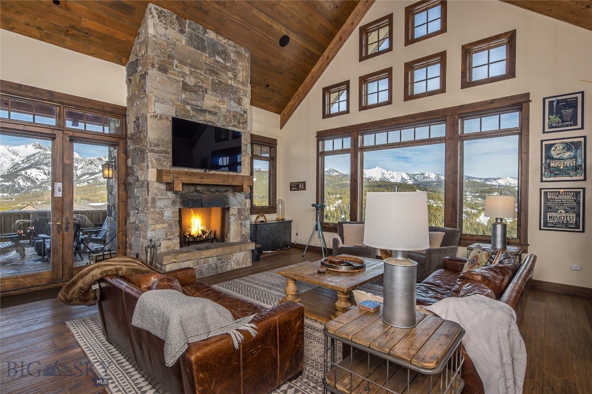 3 Deep Forest Drive Unit: 7C