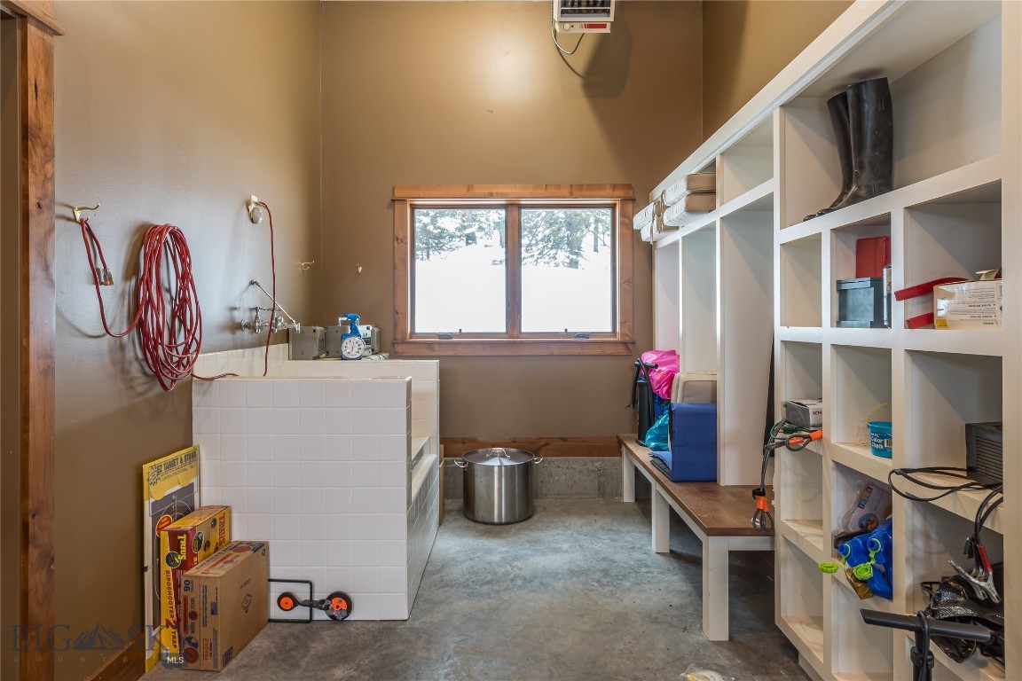 141 Black Wolf Ridge