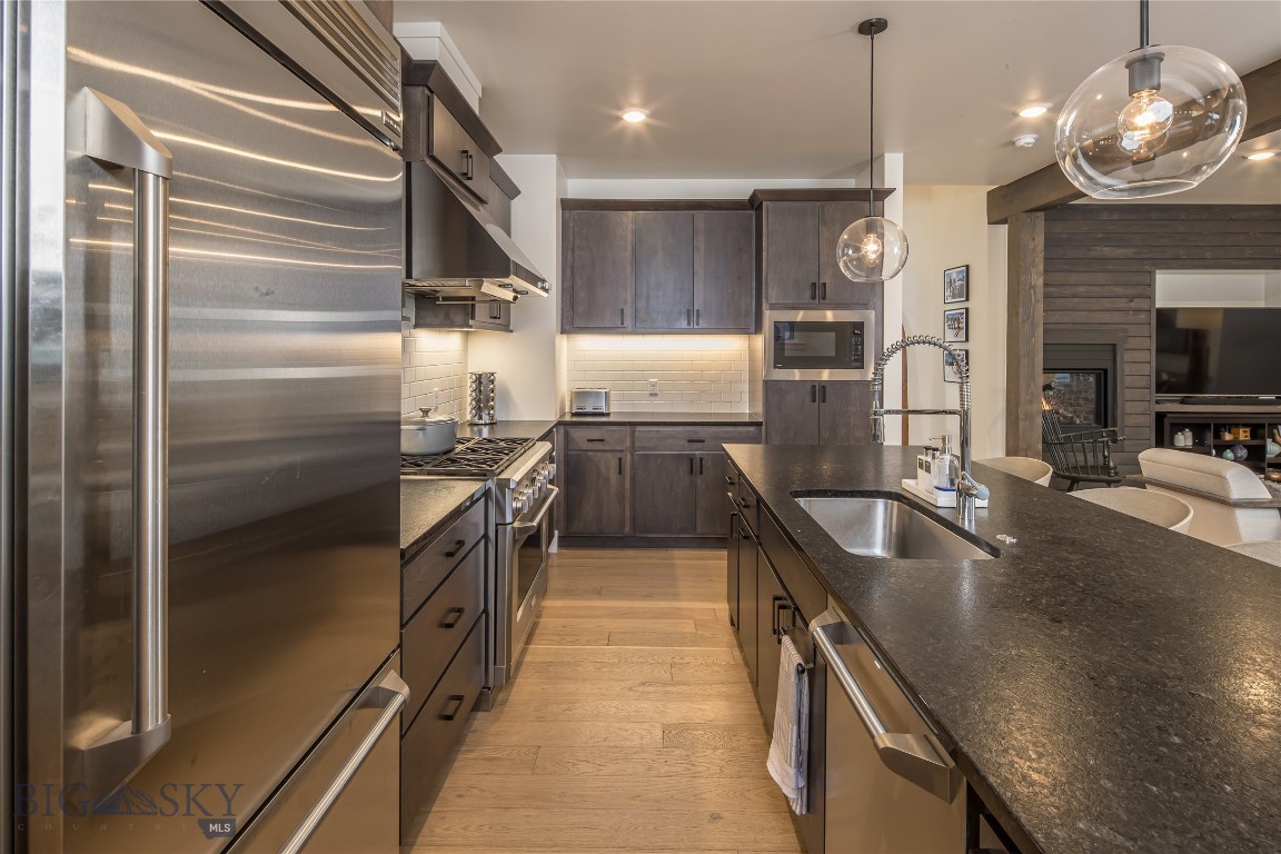 225 Pheasant Tail Ln B