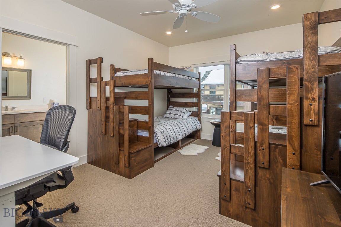 225 Pheasant Tail Ln B