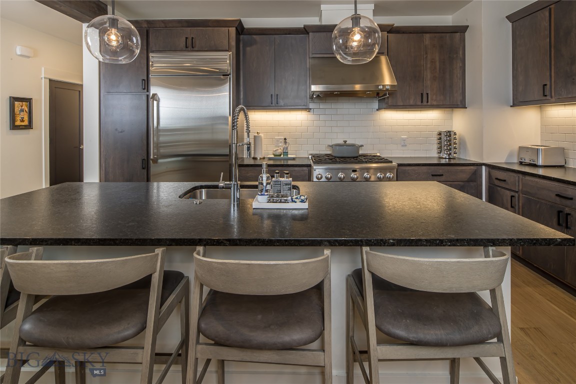 225 Pheasant Tail Ln B