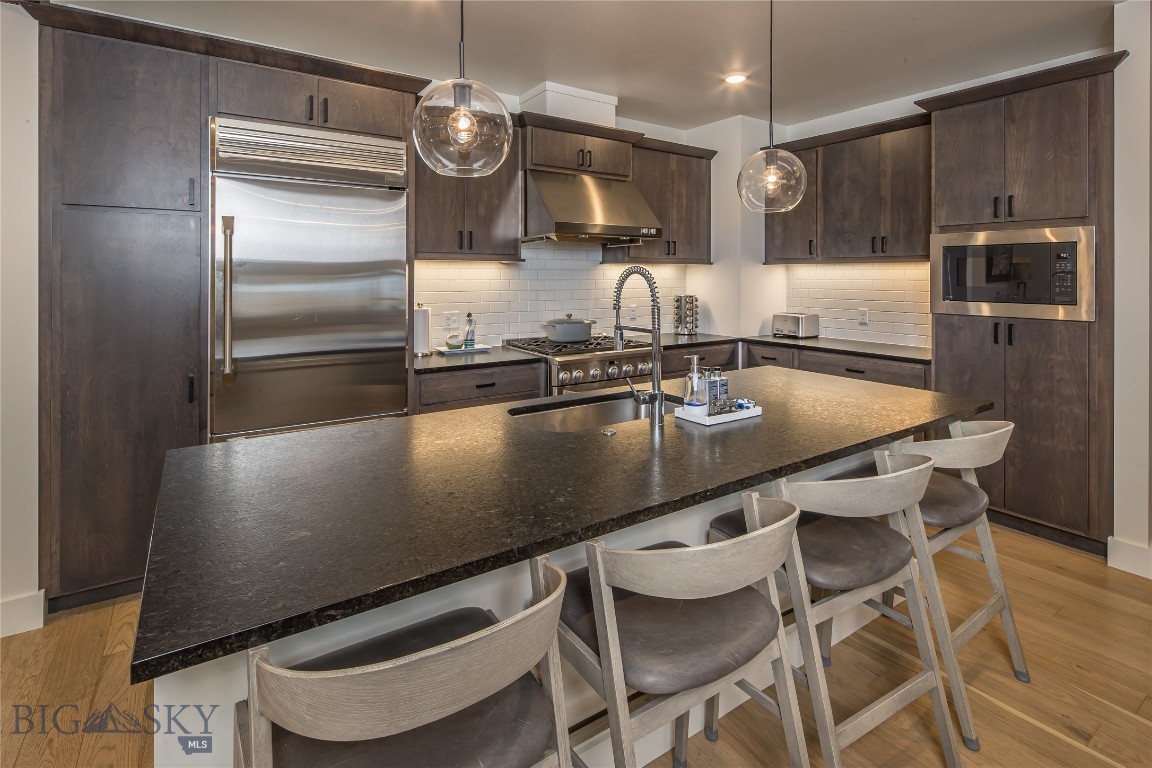 225 Pheasant Tail Ln B