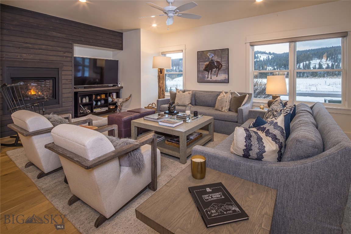 225 Pheasant Tail Ln B