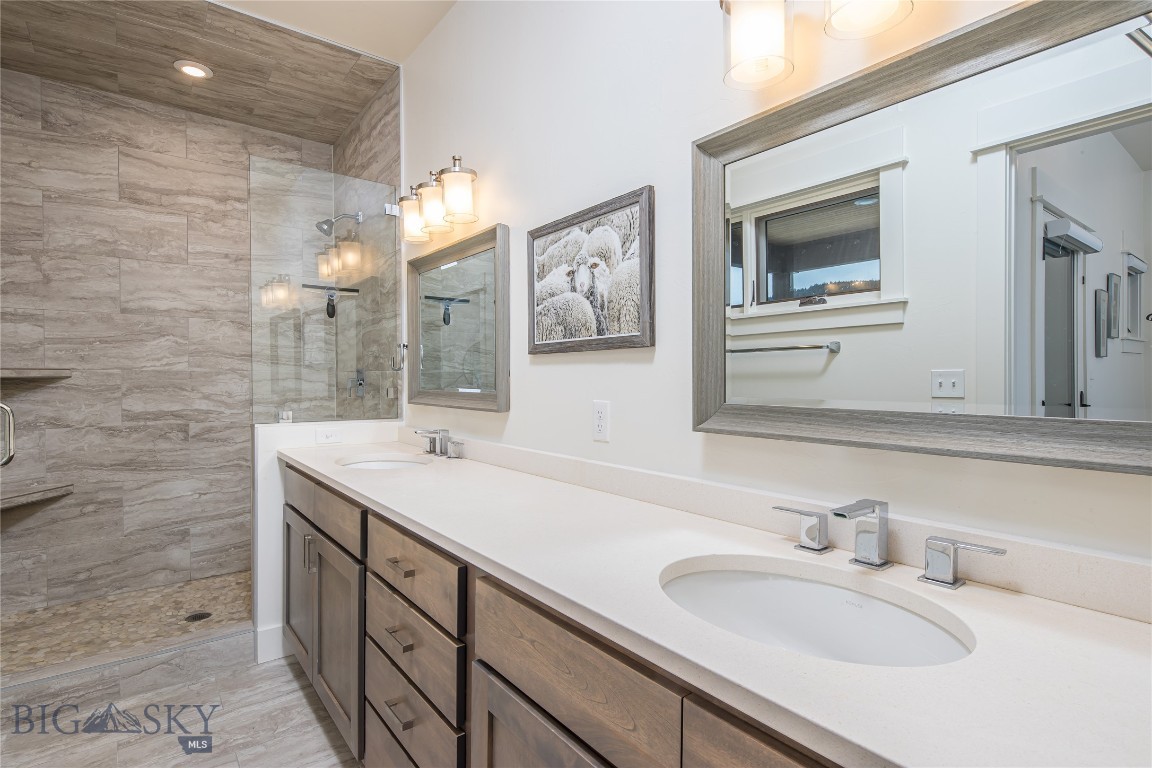 225 Pheasant Tail Ln B