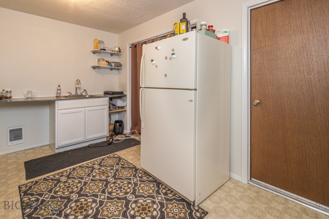 40 Eaglehead Drive