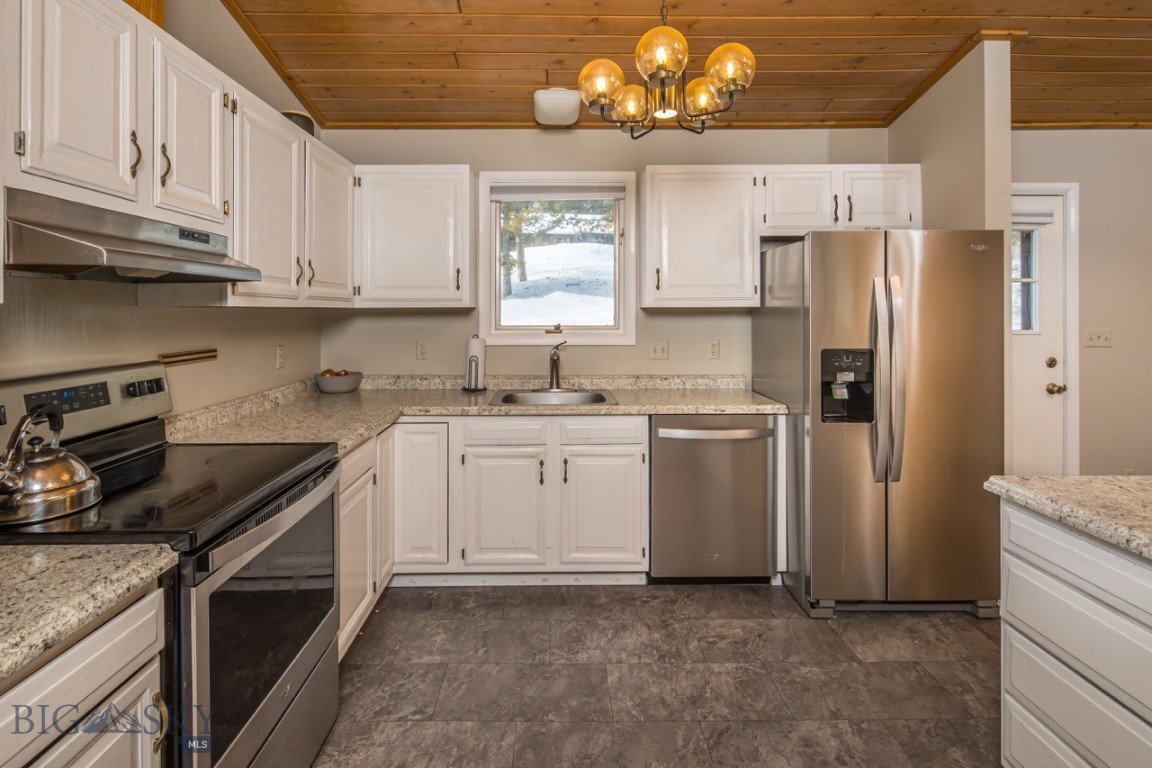 40 Eaglehead Drive