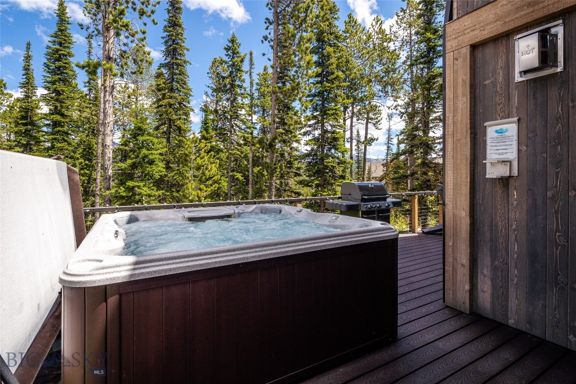 8 Alpine Bend Drive