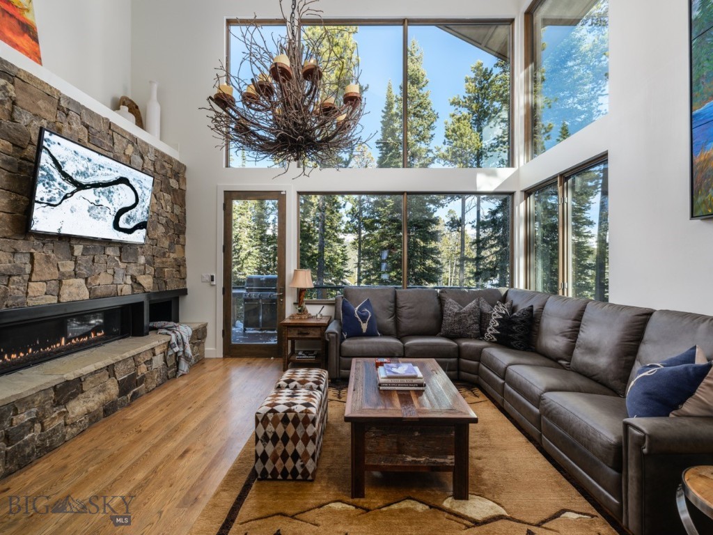 8 Alpine Bend Drive