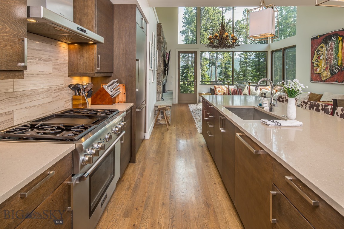 10 Alpine Bend Drive