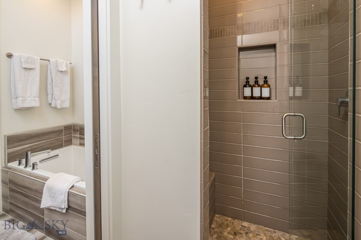 10 Alpine Bend Drive