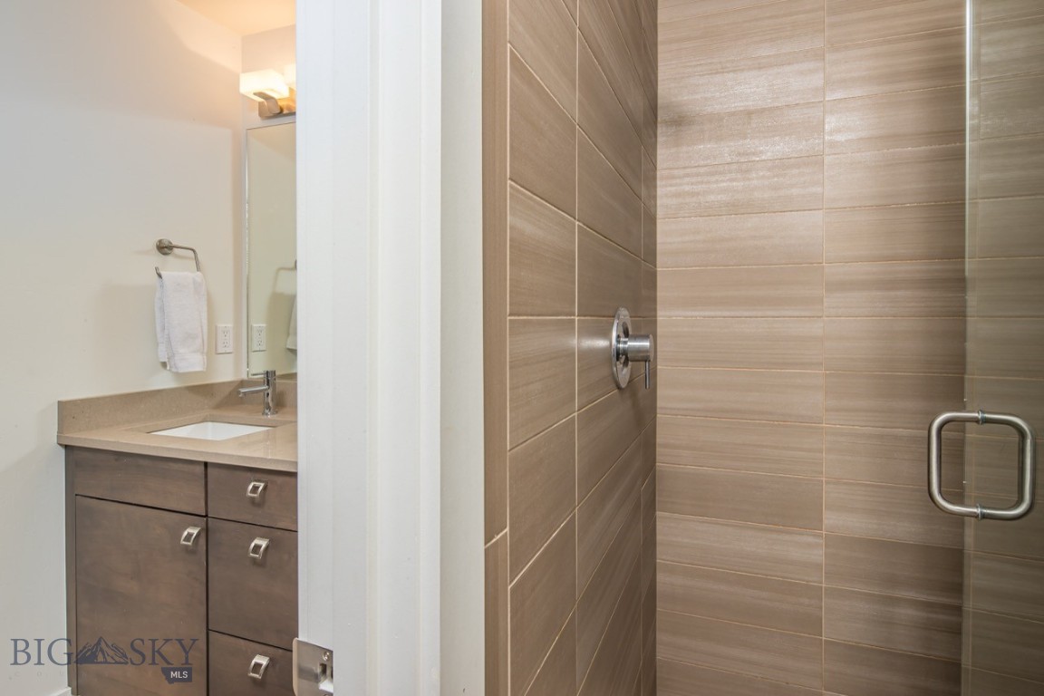 10 Alpine Bend Drive