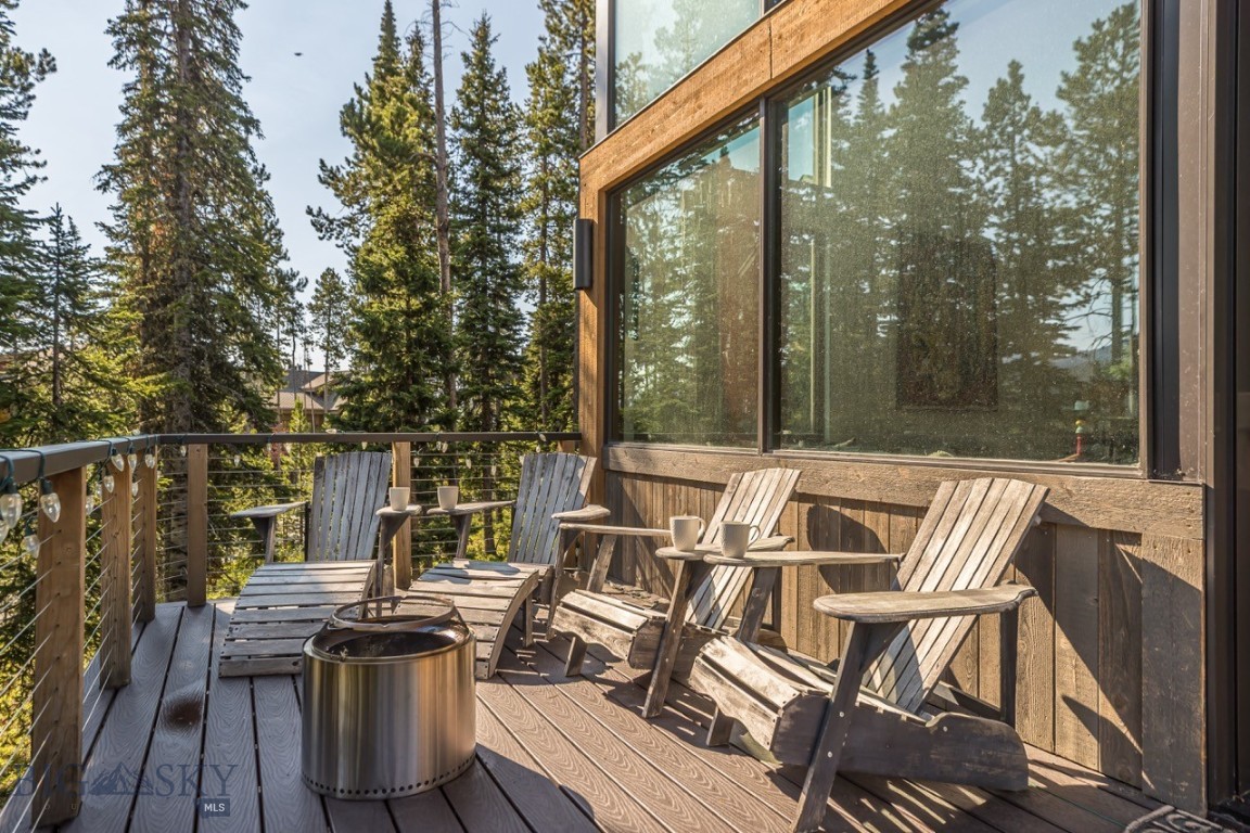 10 Alpine Bend Drive