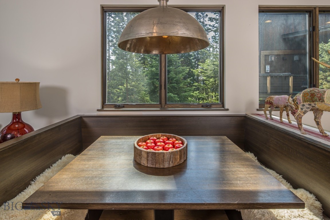 10 Alpine Bend Drive