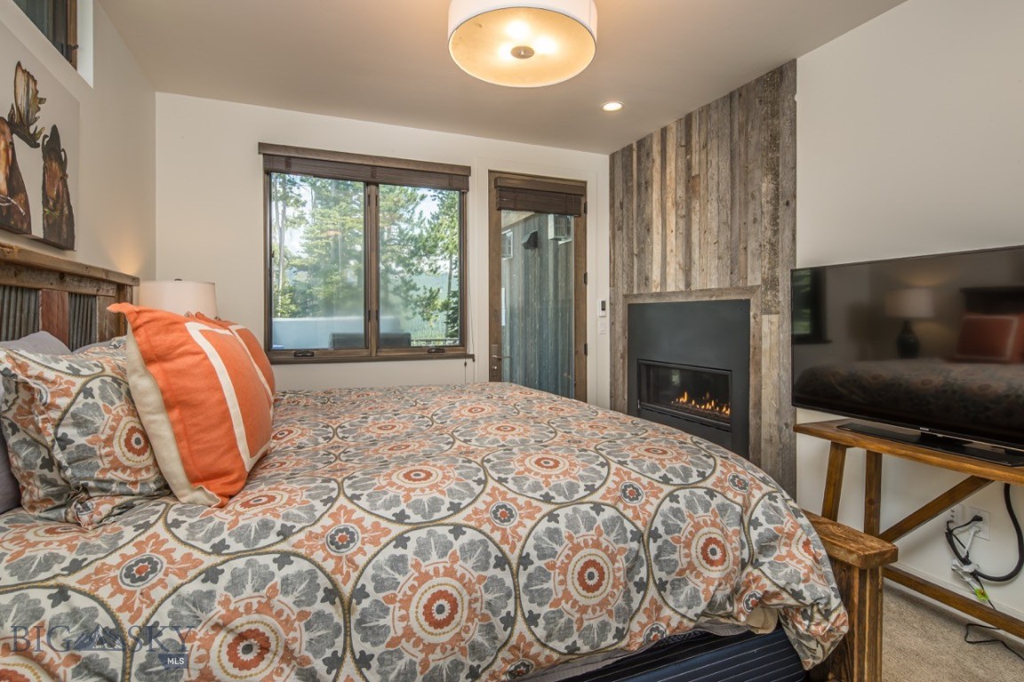 10 Alpine Bend Drive