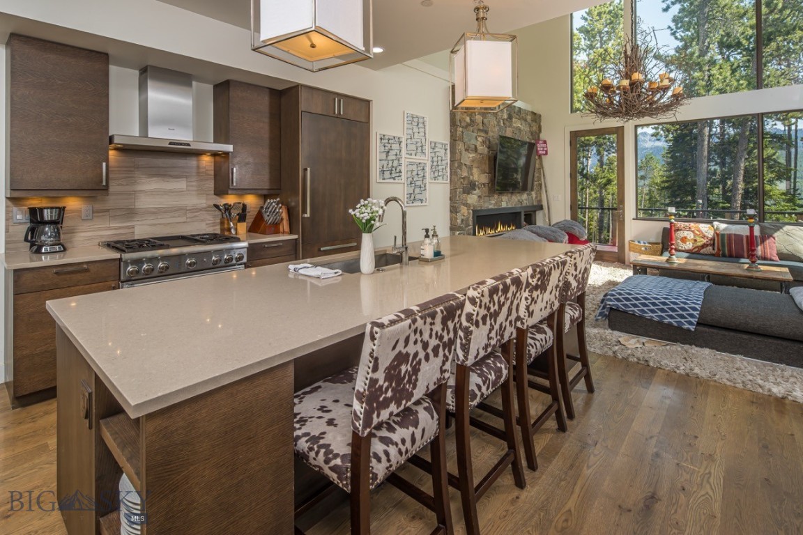 10 Alpine Bend Drive