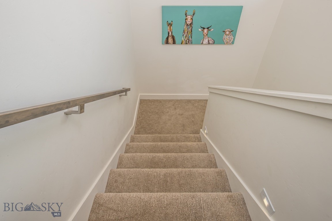 10 Alpine Bend Drive