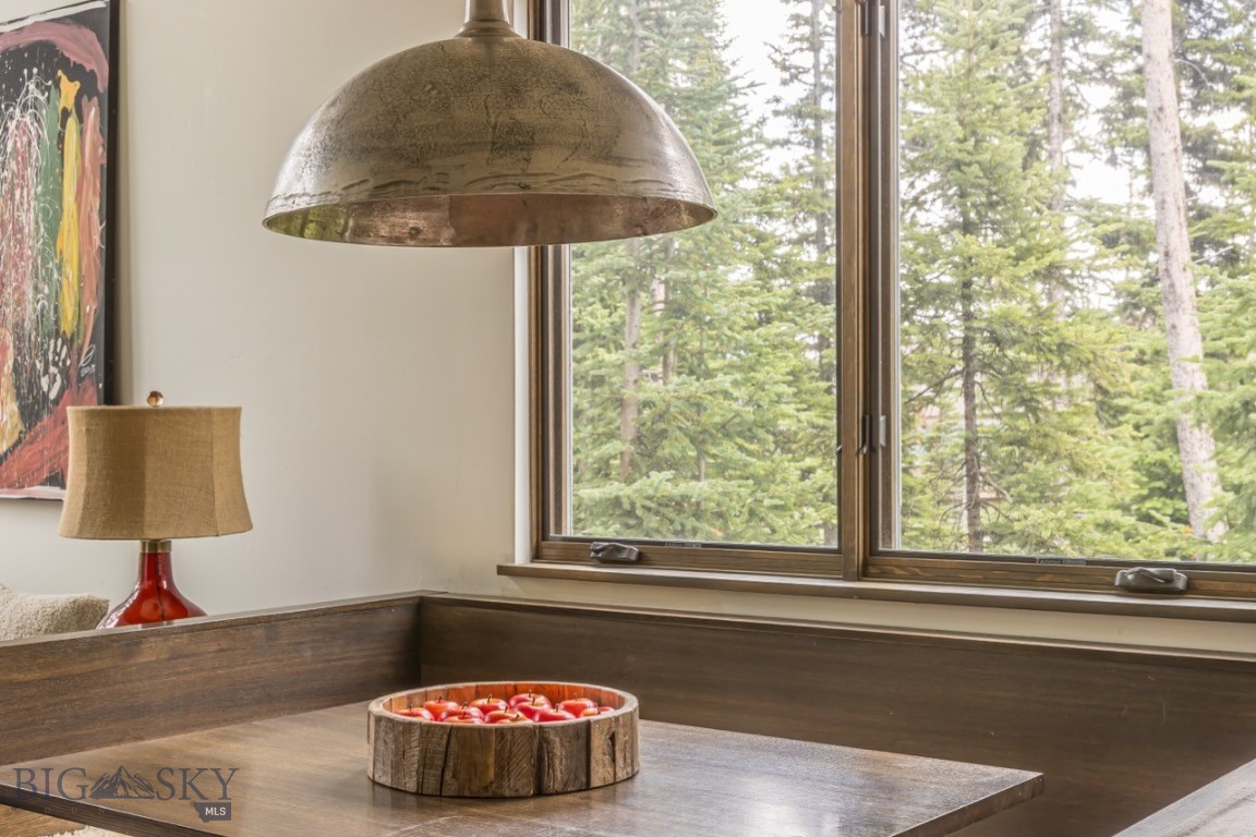 10 Alpine Bend Drive