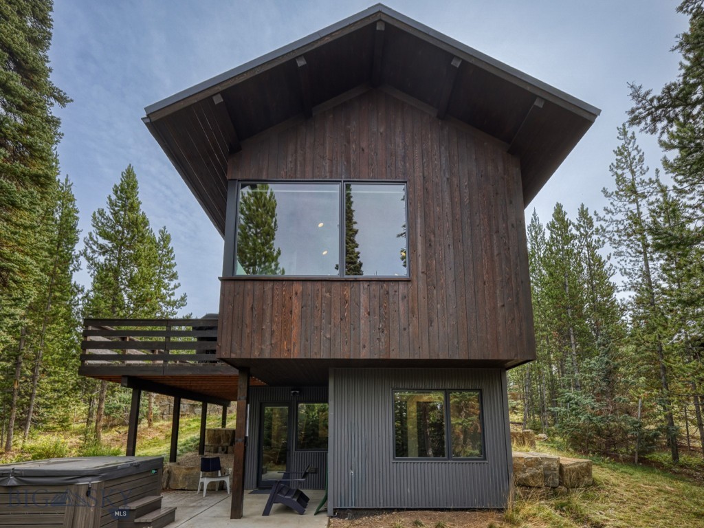 4 Lakewood Drive