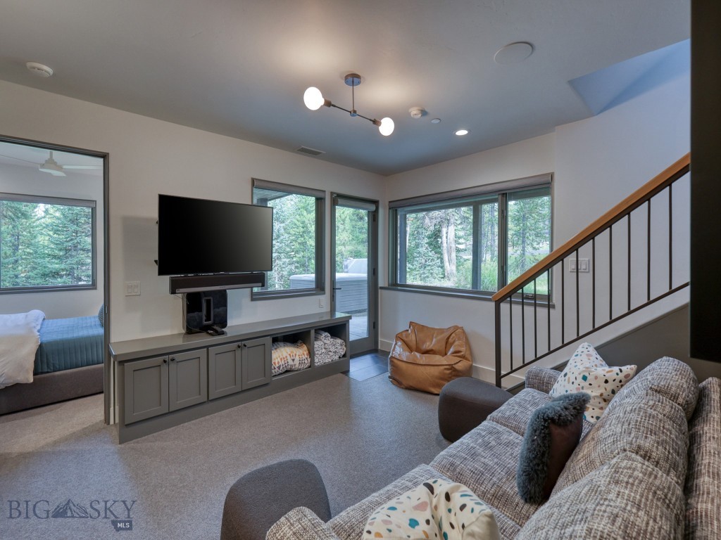 4 Lakewood Drive