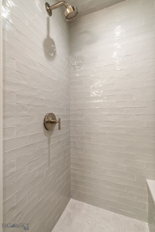 24 Pale Morning Spur