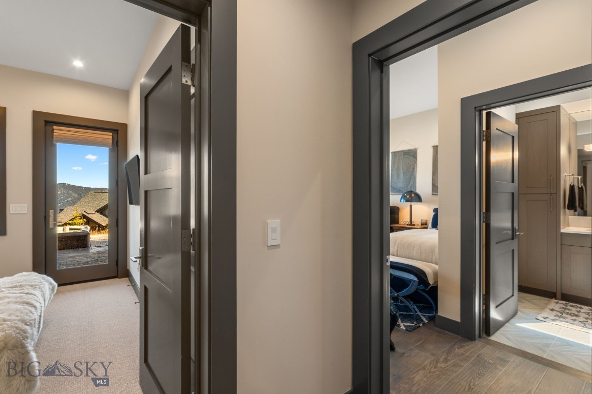 24 Pale Morning Spur