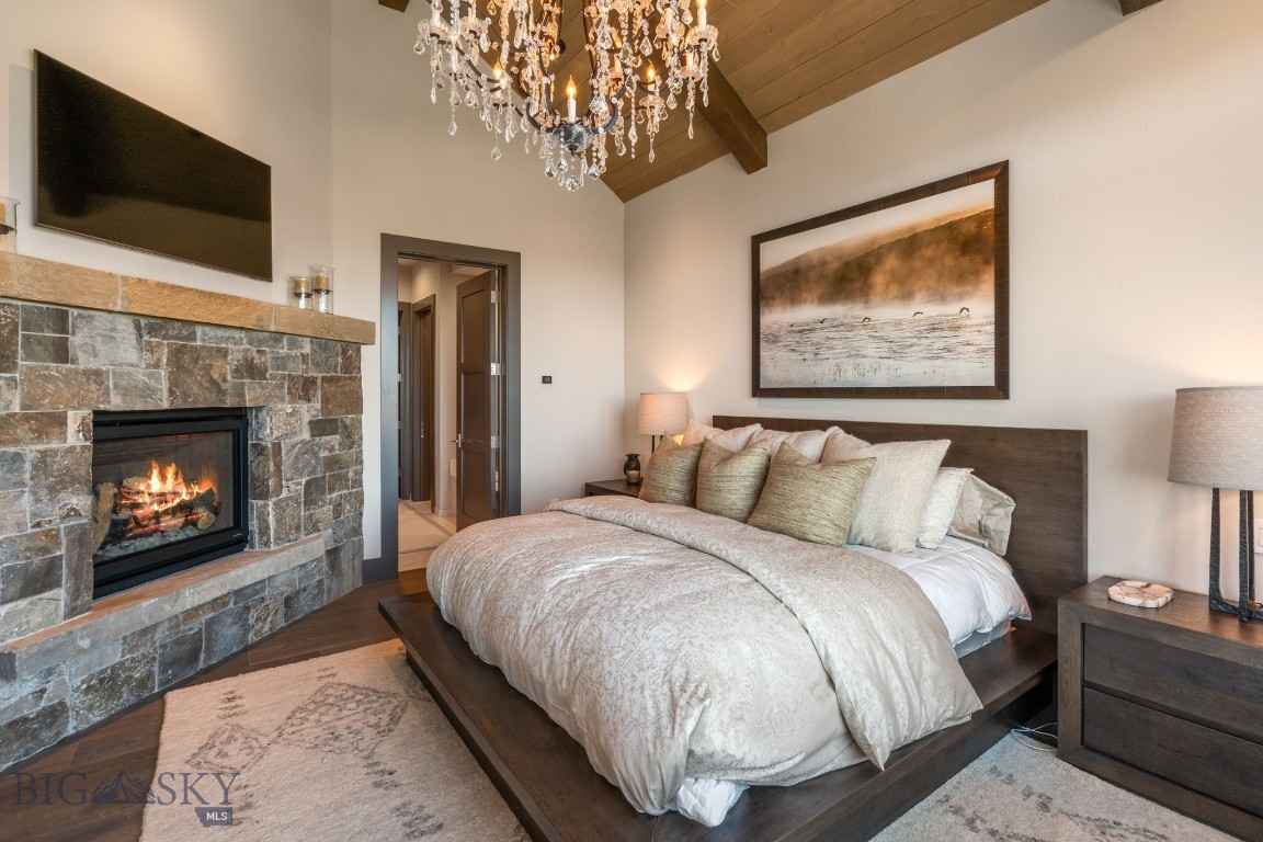 24 Pale Morning Spur