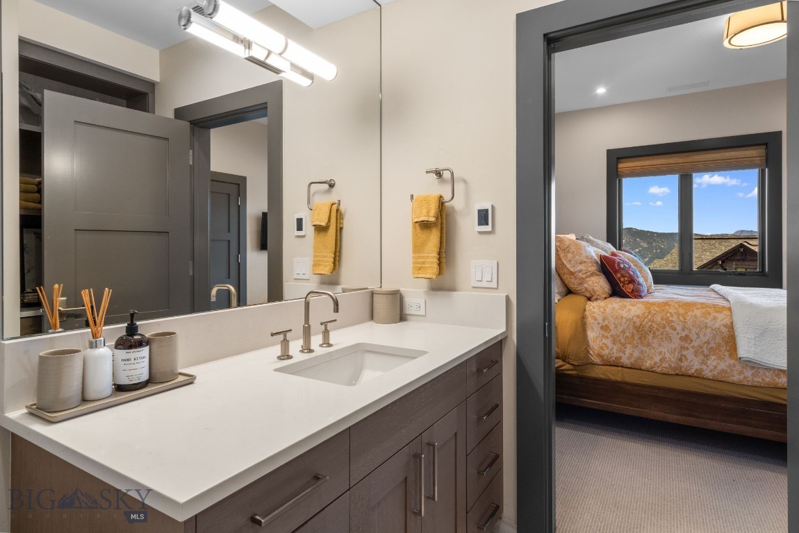 24 Pale Morning Spur